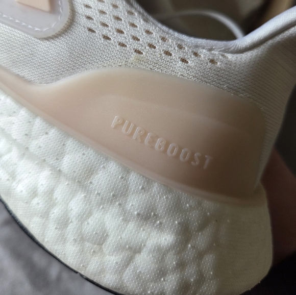 NEW In Box Adidas Pure Boost 23 Women's White & Blush Running Shoes, Size 9 - Picture 4 of 7